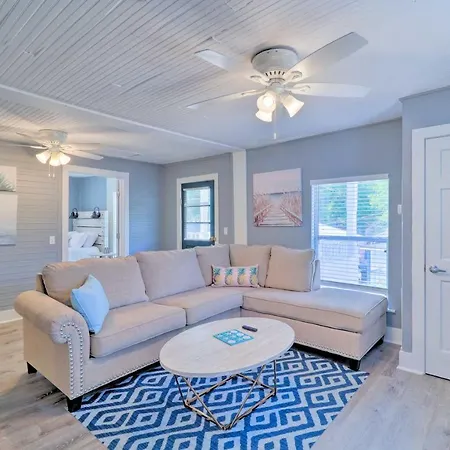 Apt With Balcony, Walk To Historic District! Apartamento